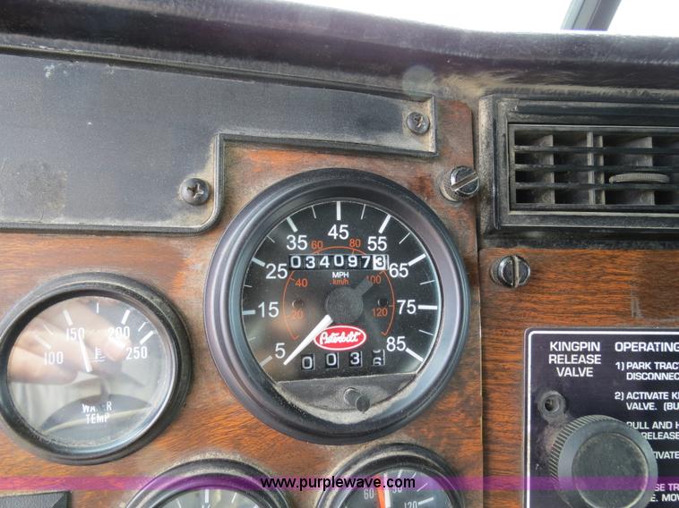 image for item B4595 1998 Peterbilt 377 semi truck