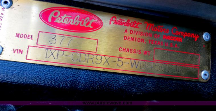 image for item B4595 1998 Peterbilt 377 semi truck