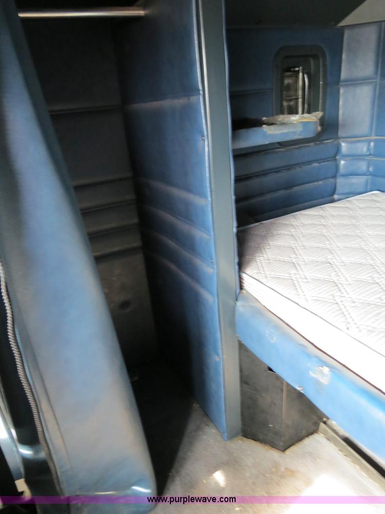 image for item B4595 1998 Peterbilt 377 semi truck