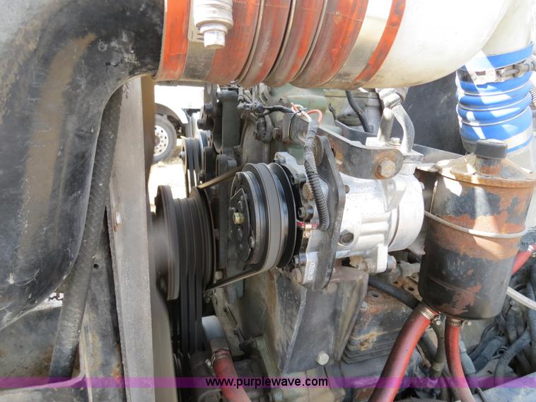 image for item B4595 1998 Peterbilt 377 semi truck