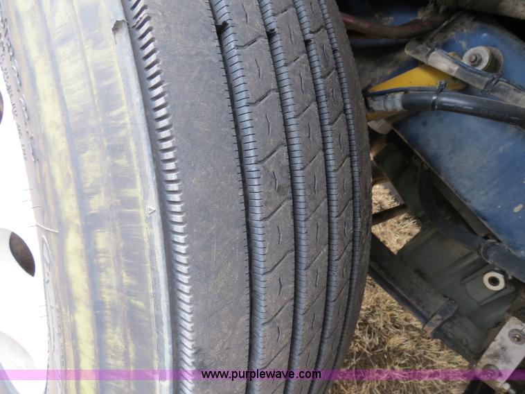 image for item B4595 1998 Peterbilt 377 semi truck