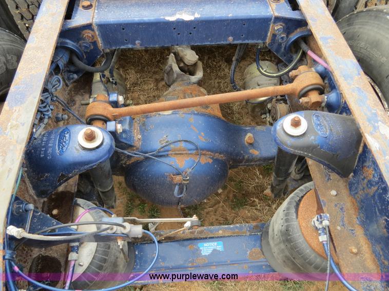 image for item B4595 1998 Peterbilt 377 semi truck