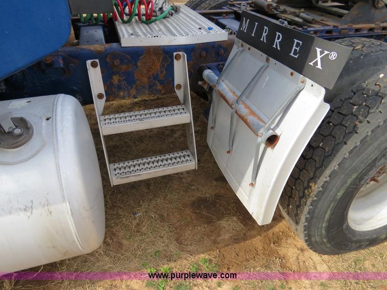 image for item B4595 1998 Peterbilt 377 semi truck