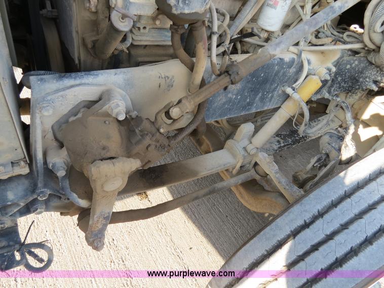 image for item B4596 2000 Peterbilt 377 semi truck