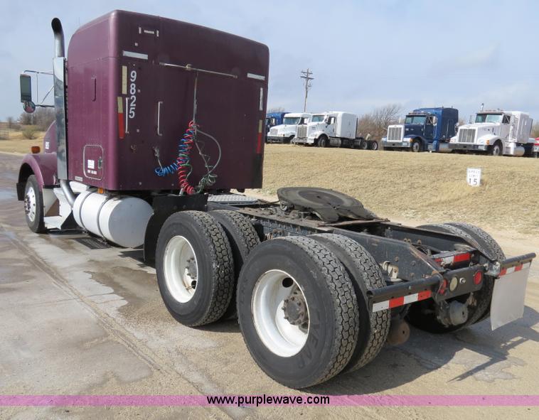 image for item B4598 1998 Kenworth T800 semi truck
