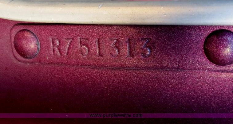 image for item B4598 1998 Kenworth T800 semi truck