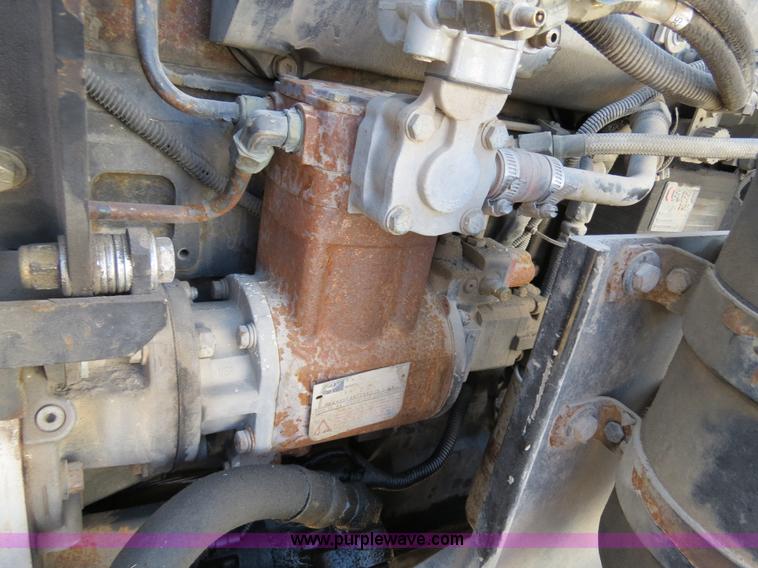 image for item B4598 1998 Kenworth T800 semi truck