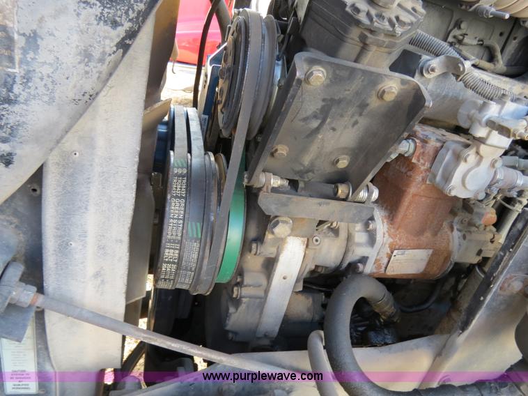 image for item B4598 1998 Kenworth T800 semi truck