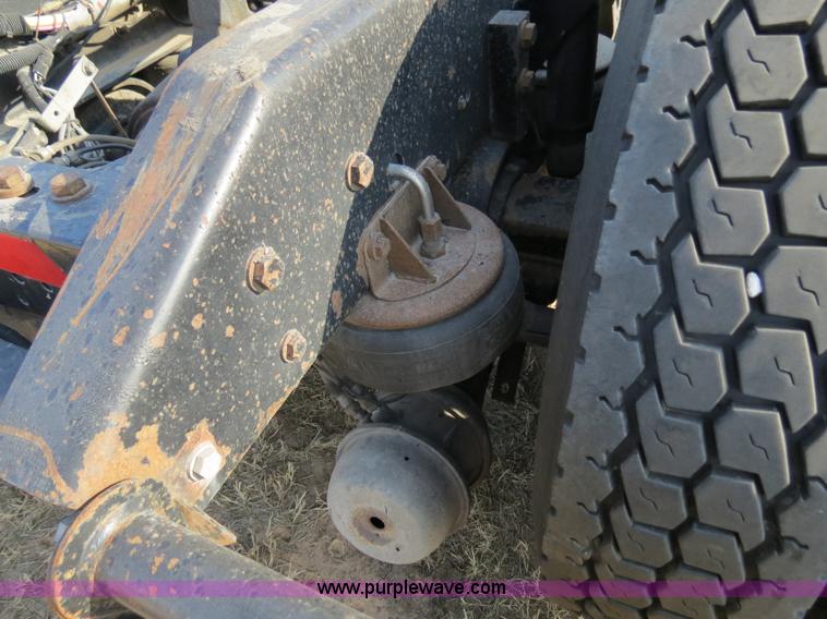 image for item B4598 1998 Kenworth T800 semi truck