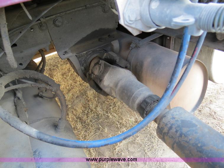 image for item B4598 1998 Kenworth T800 semi truck