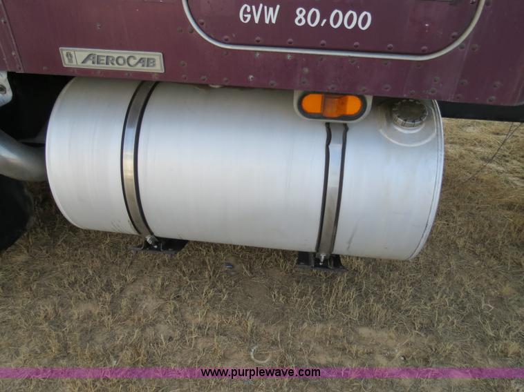 image for item B4598 1998 Kenworth T800 semi truck