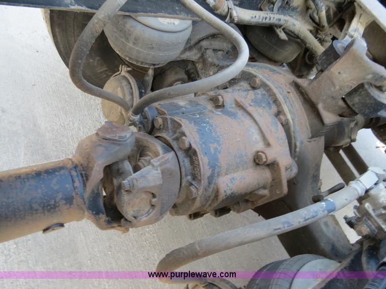 image for item B4600 2000 Kenworth T800 semi truck