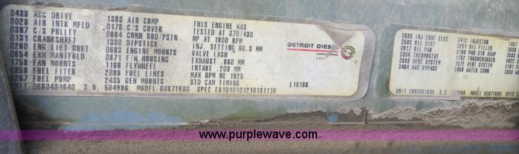 image for item B4601 1999 Kenworth T800 semi truck