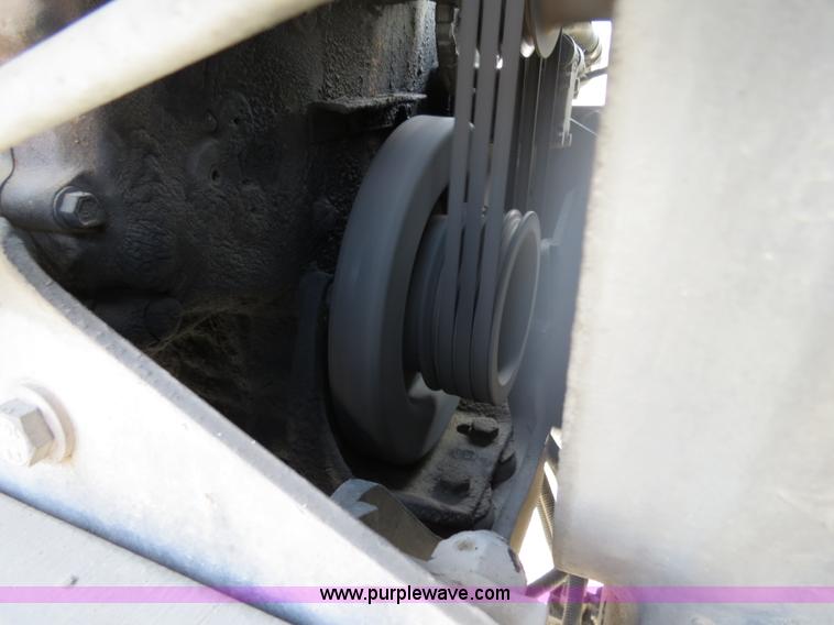 image for item B4601 1999 Kenworth T800 semi truck