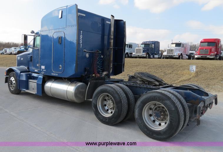 image for item B4602 1999 Peterbilt 377 semi truck