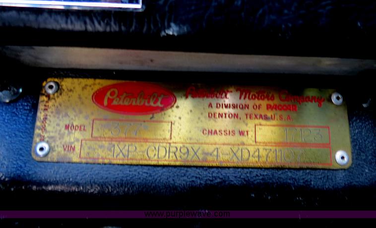 image for item B4602 1999 Peterbilt 377 semi truck