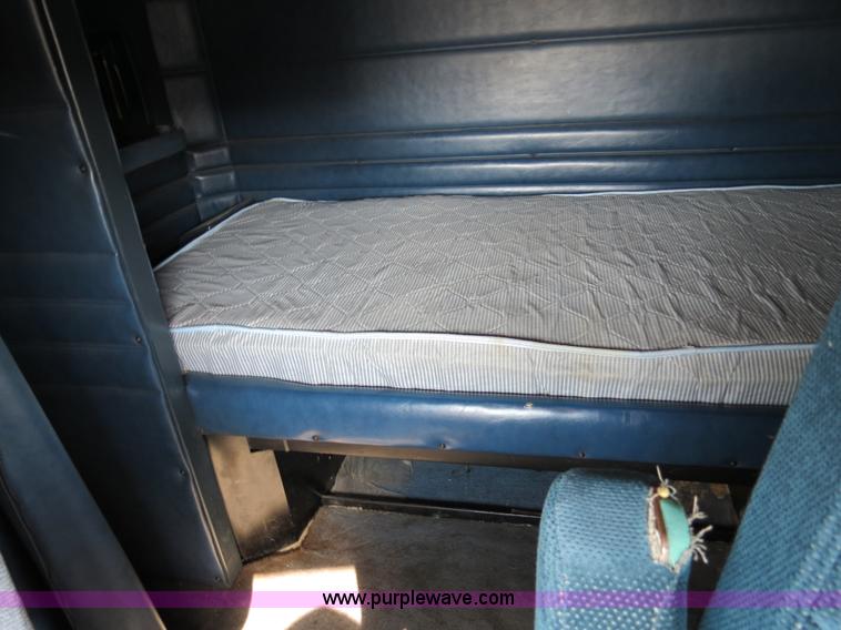 image for item B4602 1999 Peterbilt 377 semi truck