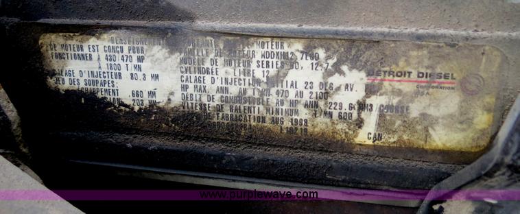 image for item B4602 1999 Peterbilt 377 semi truck