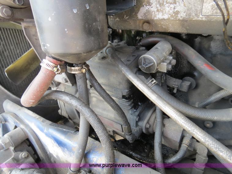 image for item B4602 1999 Peterbilt 377 semi truck