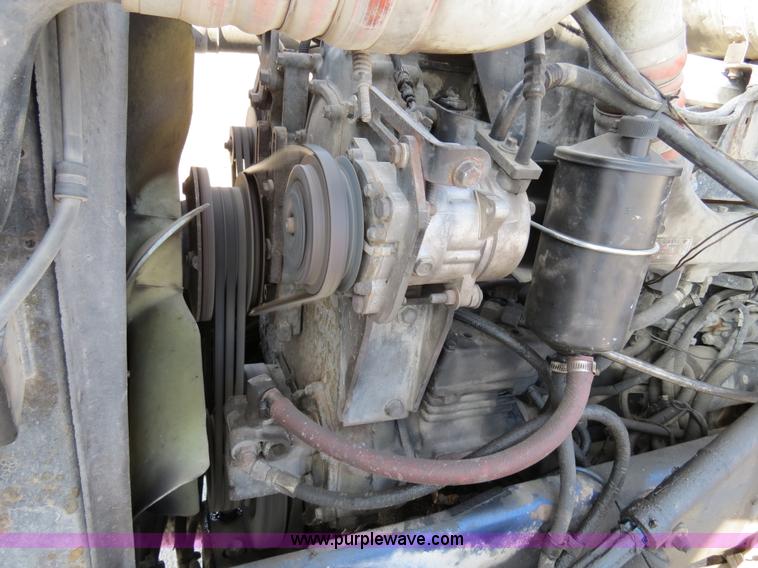 image for item B4602 1999 Peterbilt 377 semi truck