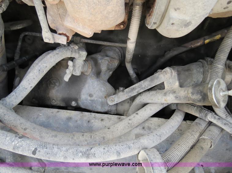 image for item B4602 1999 Peterbilt 377 semi truck