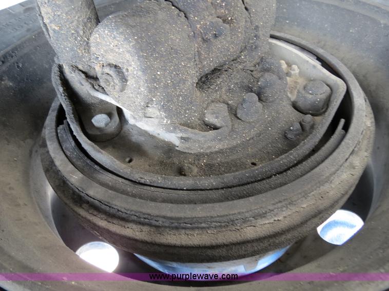 image for item B4602 1999 Peterbilt 377 semi truck