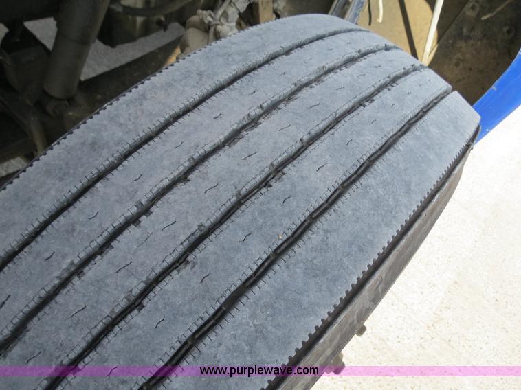 image for item B4602 1999 Peterbilt 377 semi truck