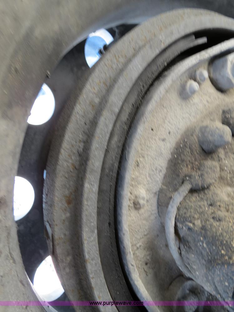 image for item B4602 1999 Peterbilt 377 semi truck