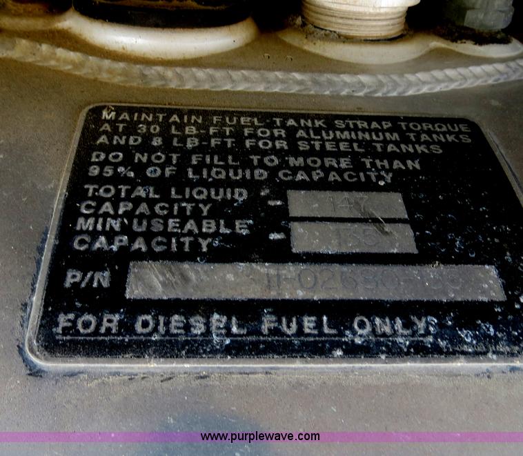 image for item B4602 1999 Peterbilt 377 semi truck