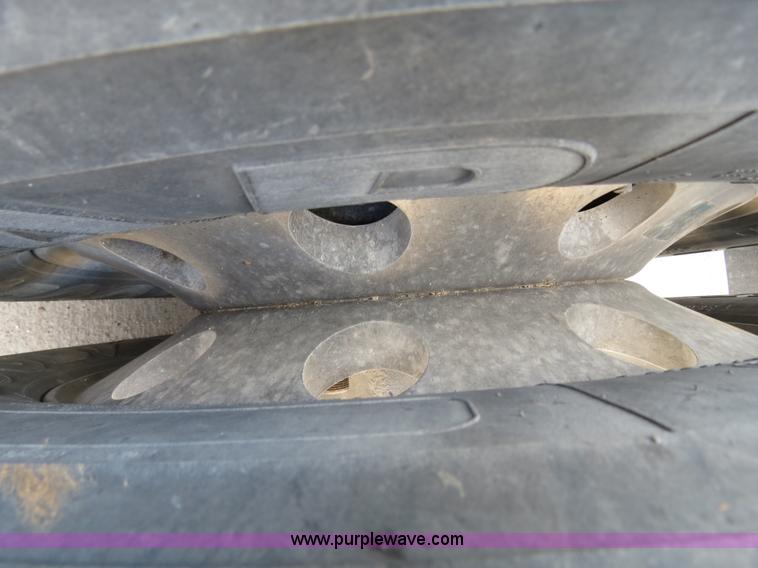 image for item B4602 1999 Peterbilt 377 semi truck