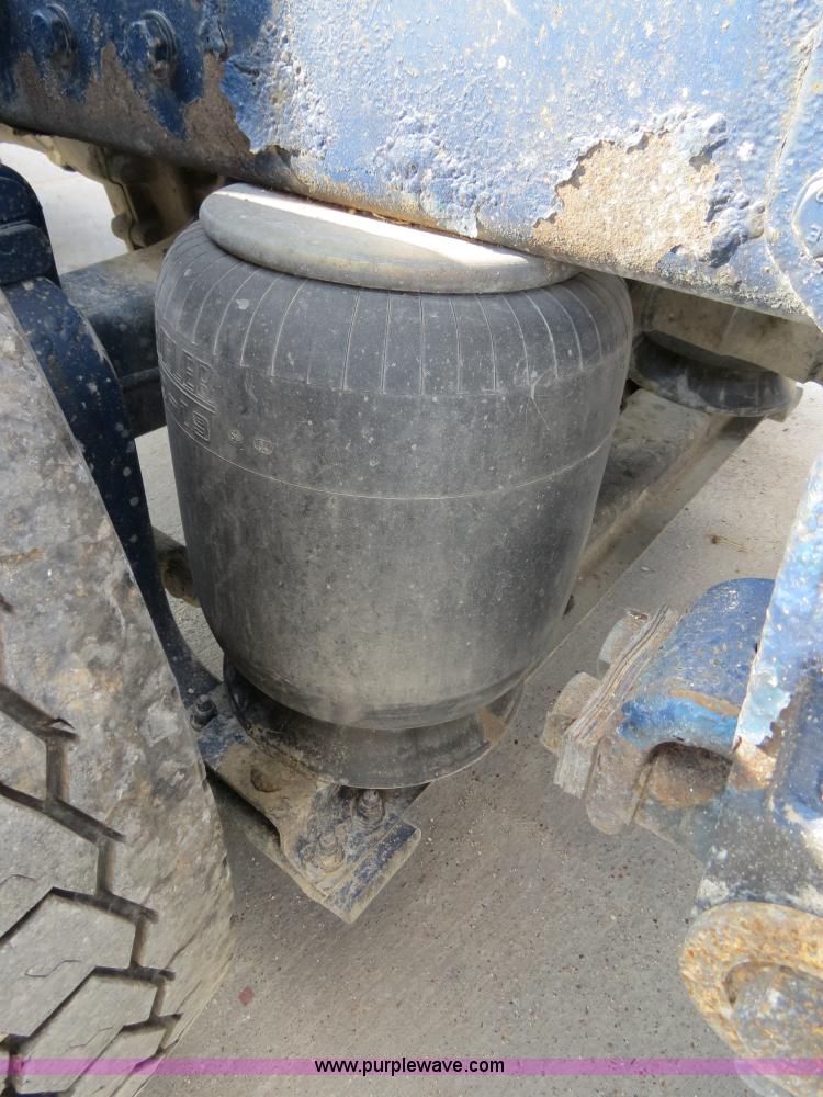 image for item B4602 1999 Peterbilt 377 semi truck