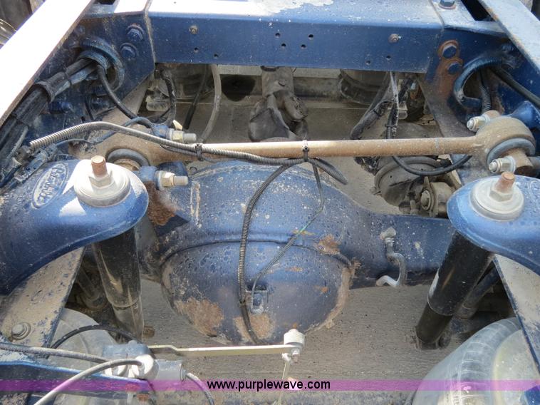 image for item B4602 1999 Peterbilt 377 semi truck