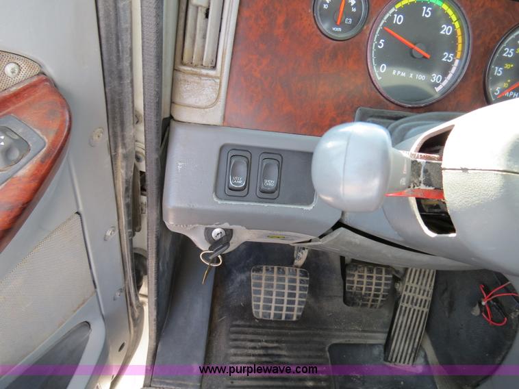 image for item B4603 2003 Freightliner ST120 semi truck