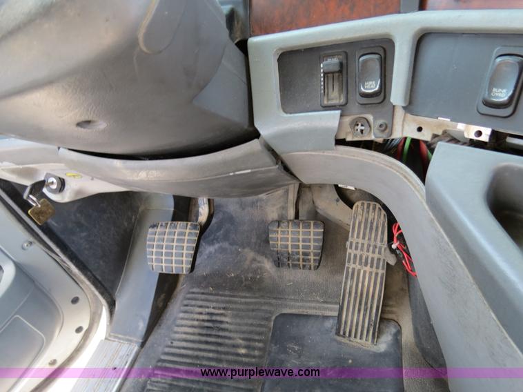 image for item B4603 2003 Freightliner ST120 semi truck