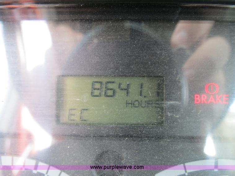 image for item B4605 2006 Freightliner Columbia 120 semi truck