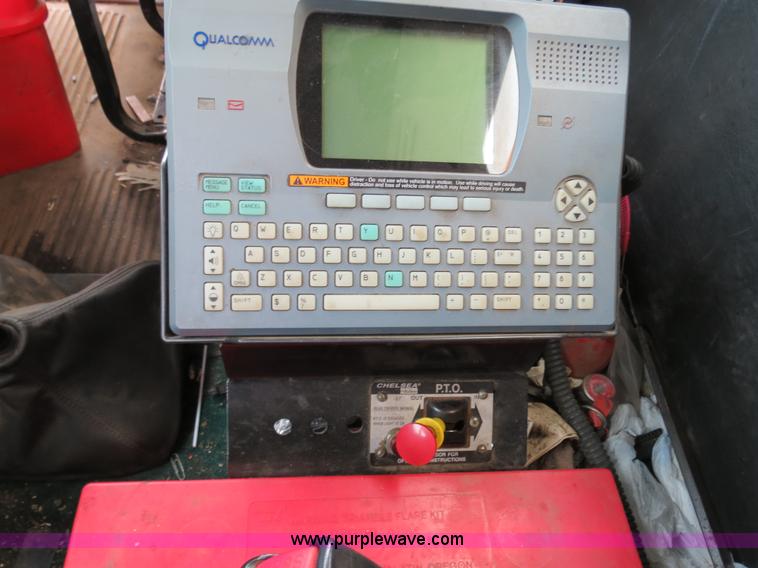 image for item B4605 2006 Freightliner Columbia 120 semi truck