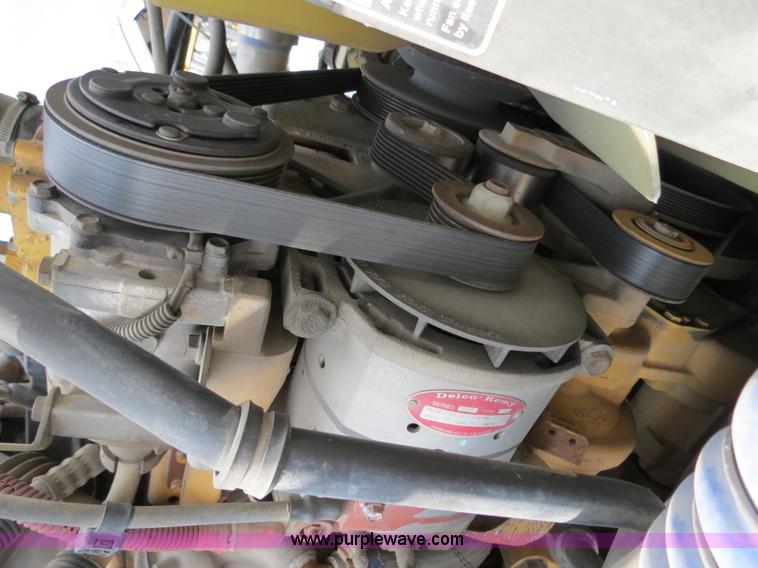 image for item B4605 2006 Freightliner Columbia 120 semi truck