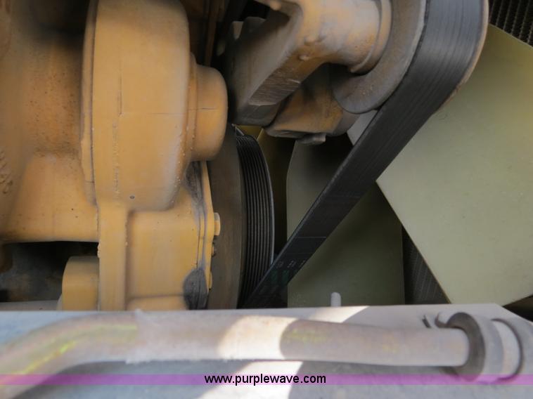 image for item B4605 2006 Freightliner Columbia 120 semi truck