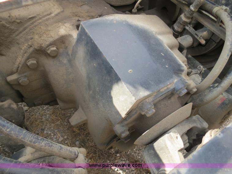 image for item B4605 2006 Freightliner Columbia 120 semi truck