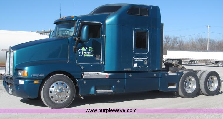image for item B5340 1997 Kenworth T600 semi truck