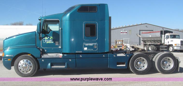 image for item B5340 1997 Kenworth T600 semi truck