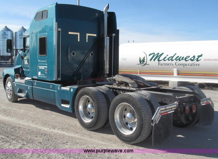image for item B5340 1997 Kenworth T600 semi truck