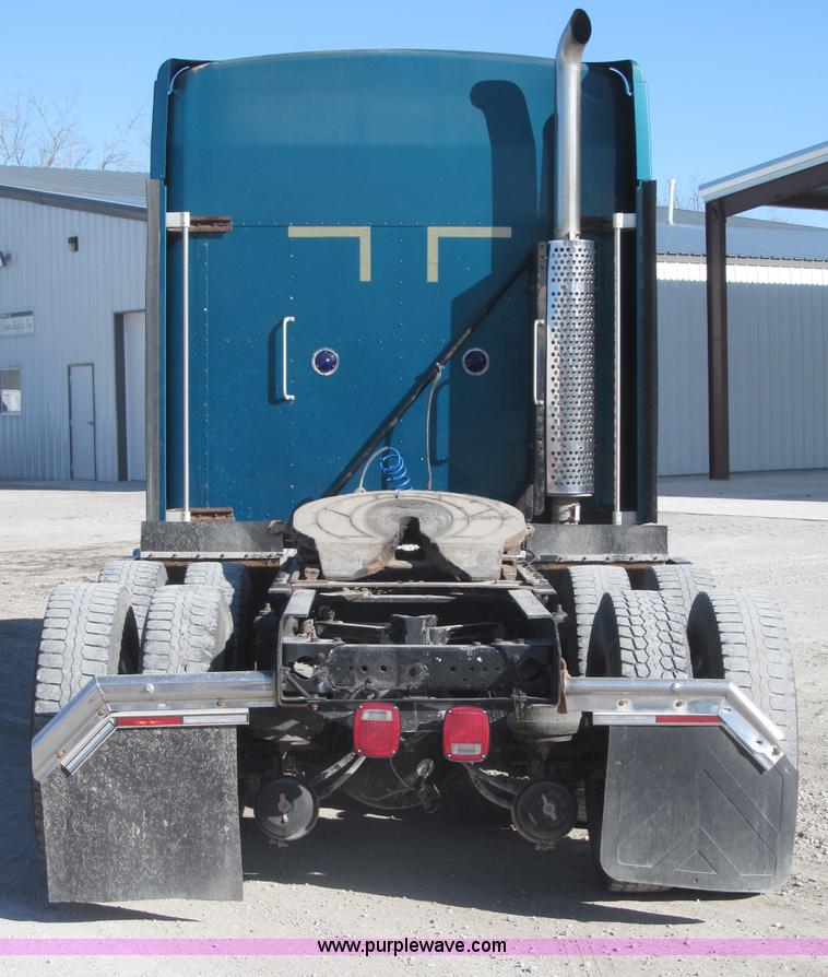 image for item B5340 1997 Kenworth T600 semi truck