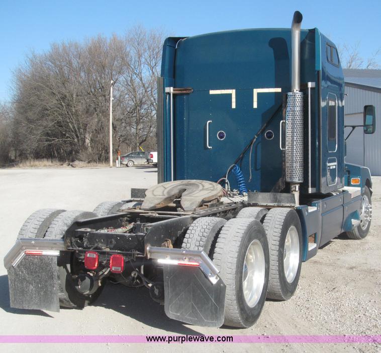 image for item B5340 1997 Kenworth T600 semi truck