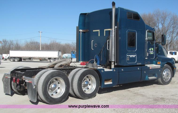 image for item B5340 1997 Kenworth T600 semi truck