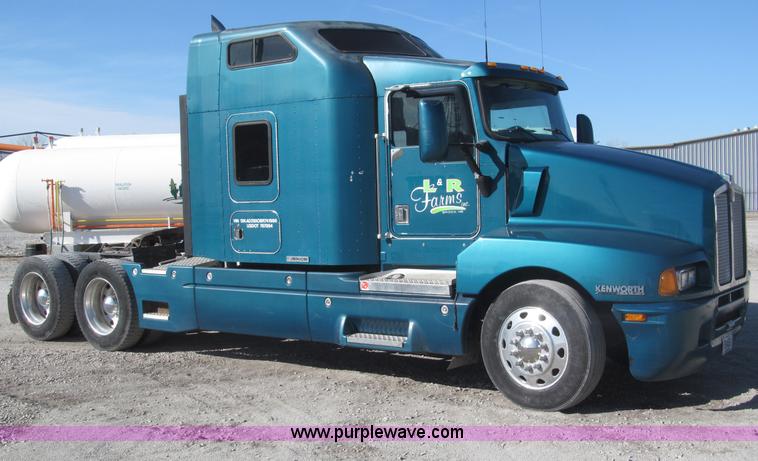 image for item B5340 1997 Kenworth T600 semi truck