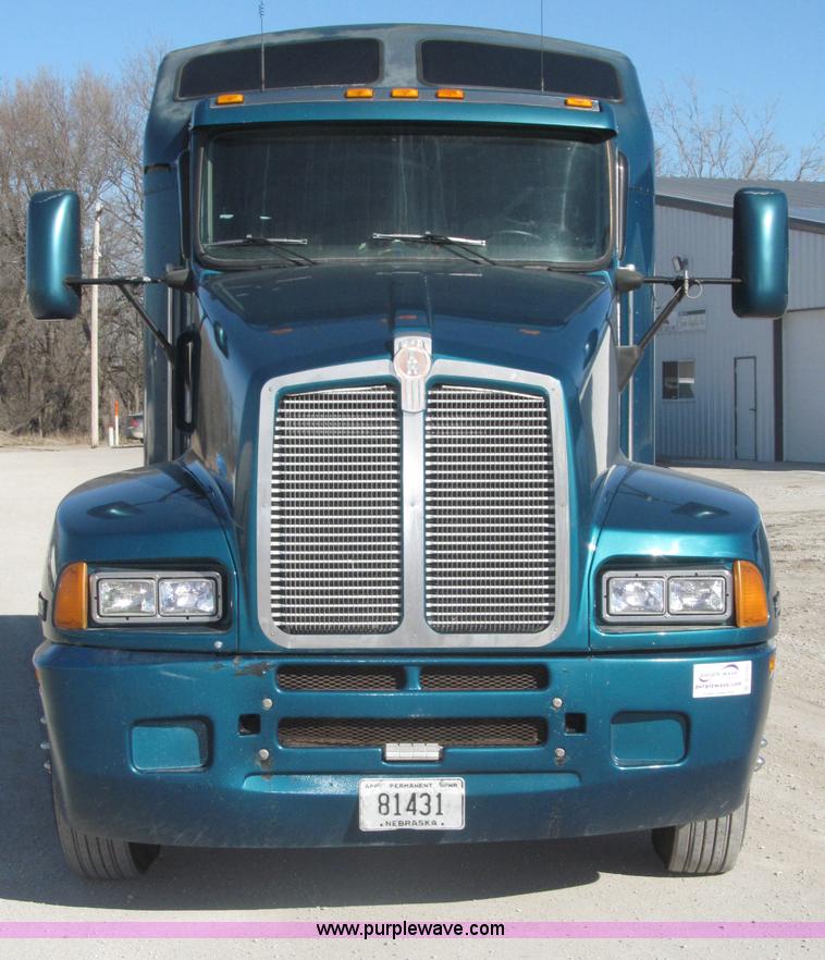 image for item B5340 1997 Kenworth T600 semi truck