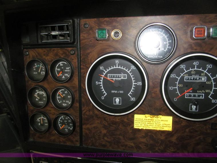 image for item B5340 1997 Kenworth T600 semi truck