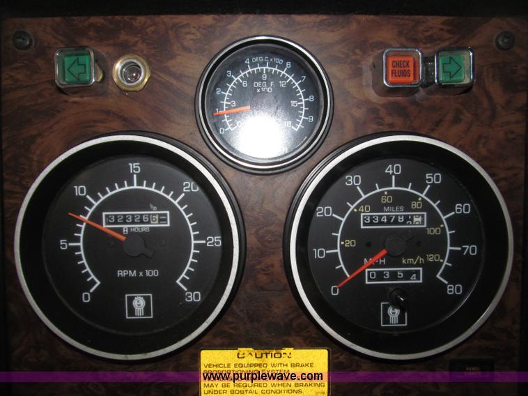 image for item B5340 1997 Kenworth T600 semi truck