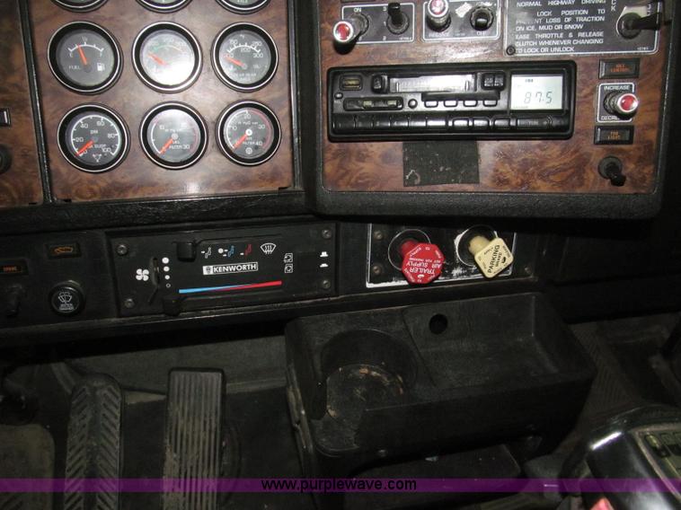 image for item B5340 1997 Kenworth T600 semi truck